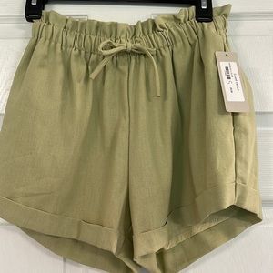 NWT Cinch waist shorts